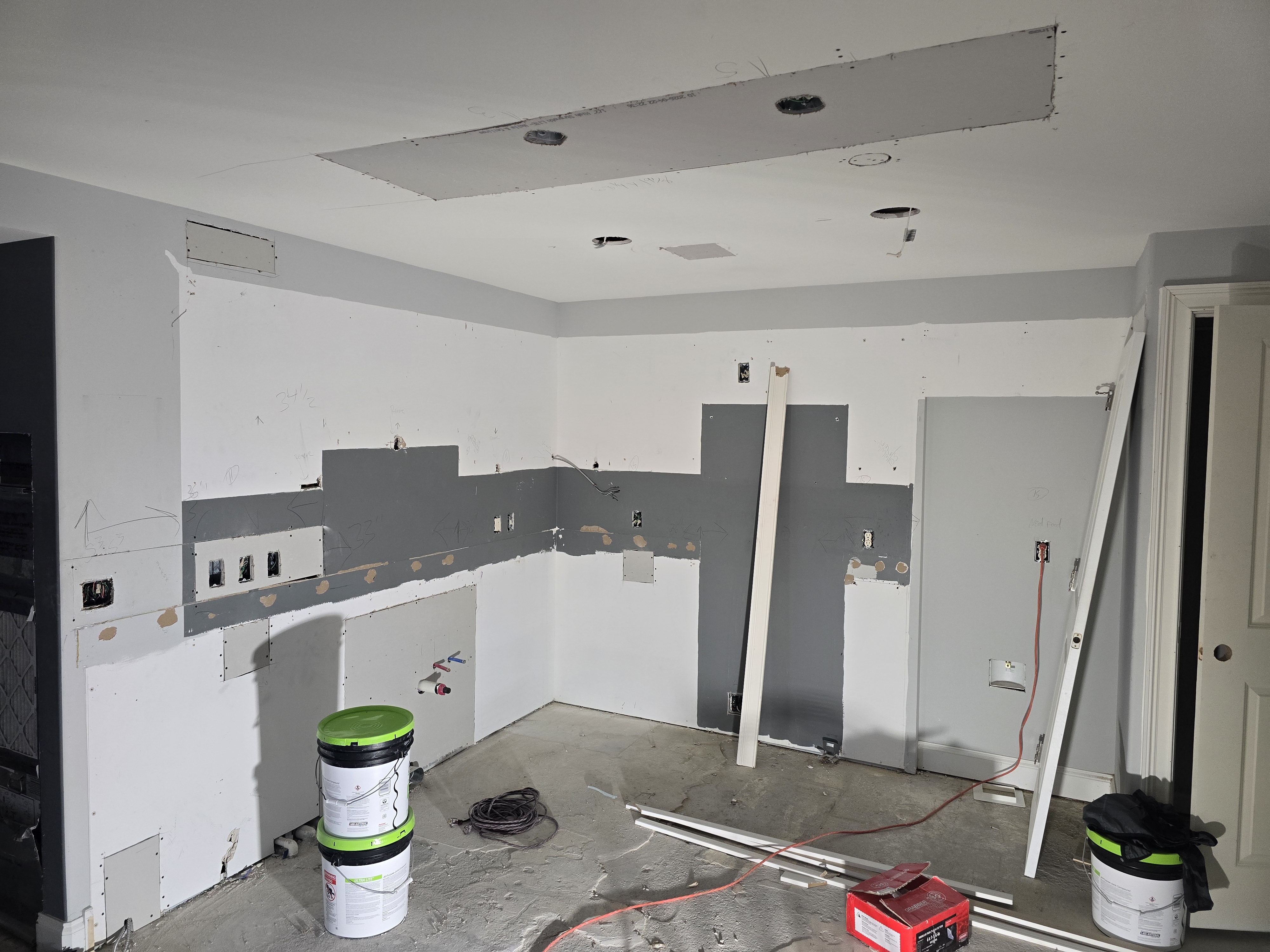 apartment 8 kitchenBefore