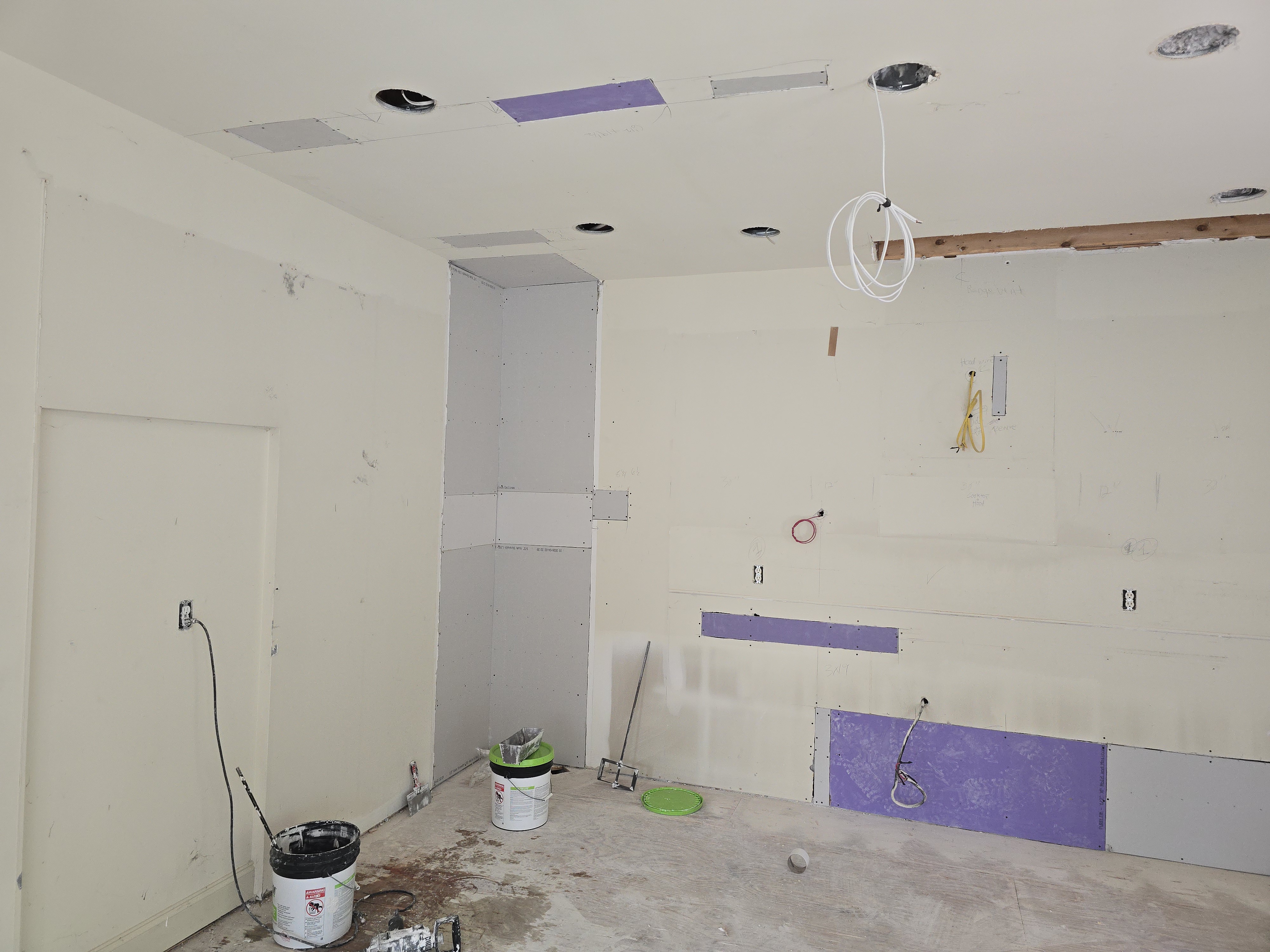 house 4 kitchenPatches